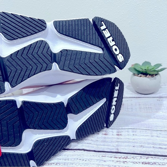 Sorel Kinetic Renegade Running Shoes - Picture 2 of 9